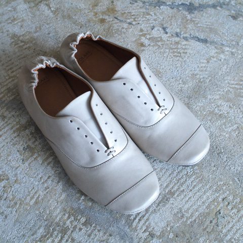 VOLARE ヴォラーレ WING クリーム ￥１６，５００ + tax