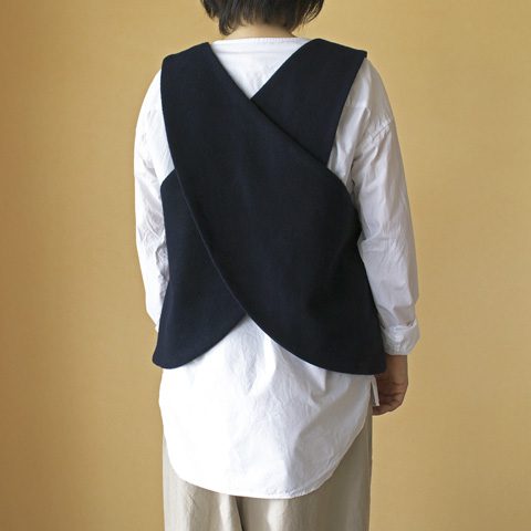 vest : (g) グラム　モッサウールバッククロスベスト shirt : (g) グラム　コットンタイプライタークロス　パジャマシャツ pant : Gauze# ガーゼ　ウエザーコットンルーミーロングパンツ